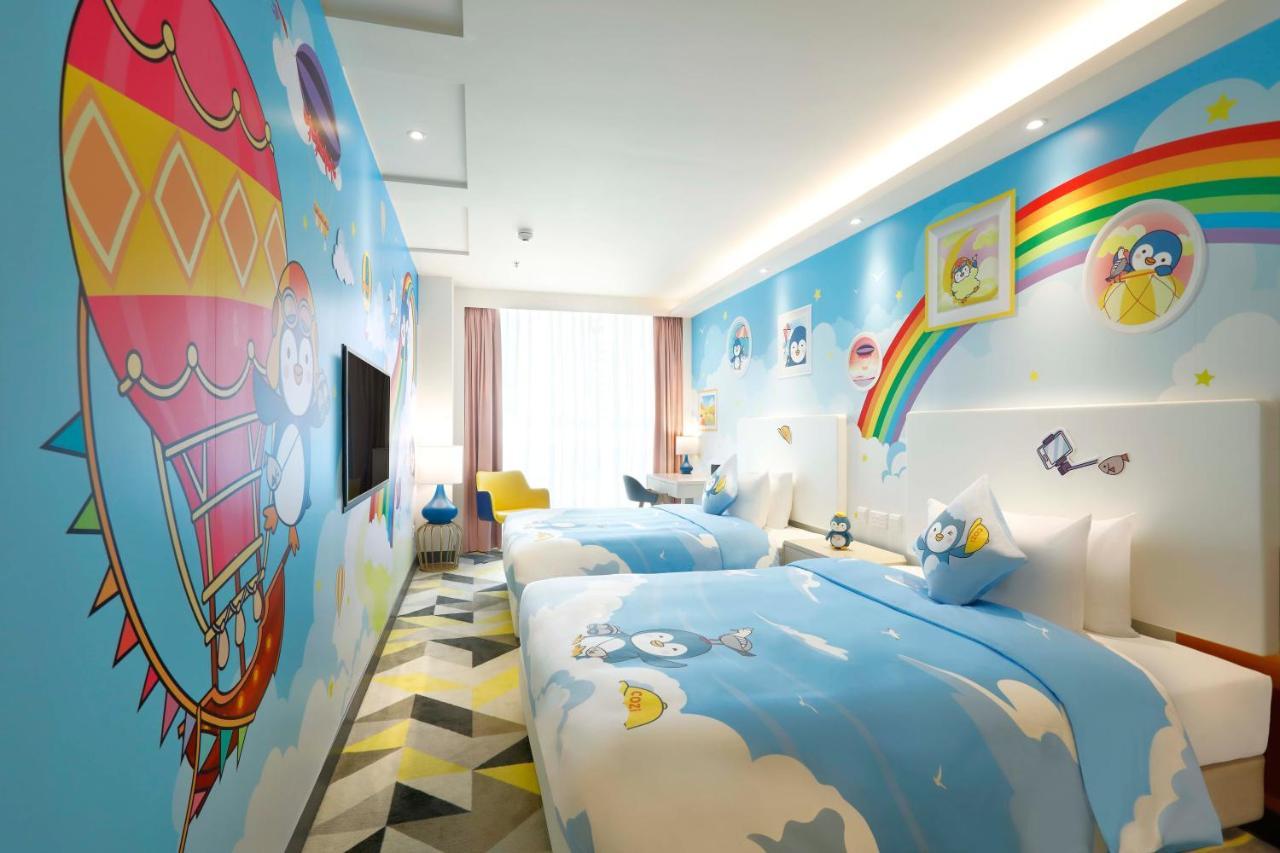 COZi Family Penguin Style Room